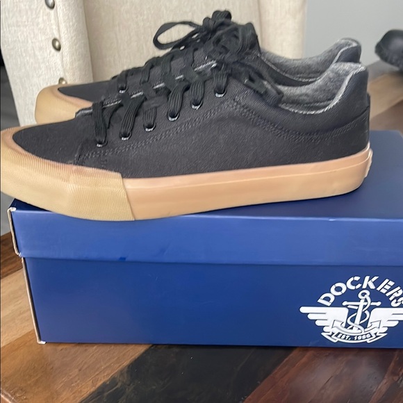 Dockers Men's Black and Tan Casual Shoes - Picture 7 of 9